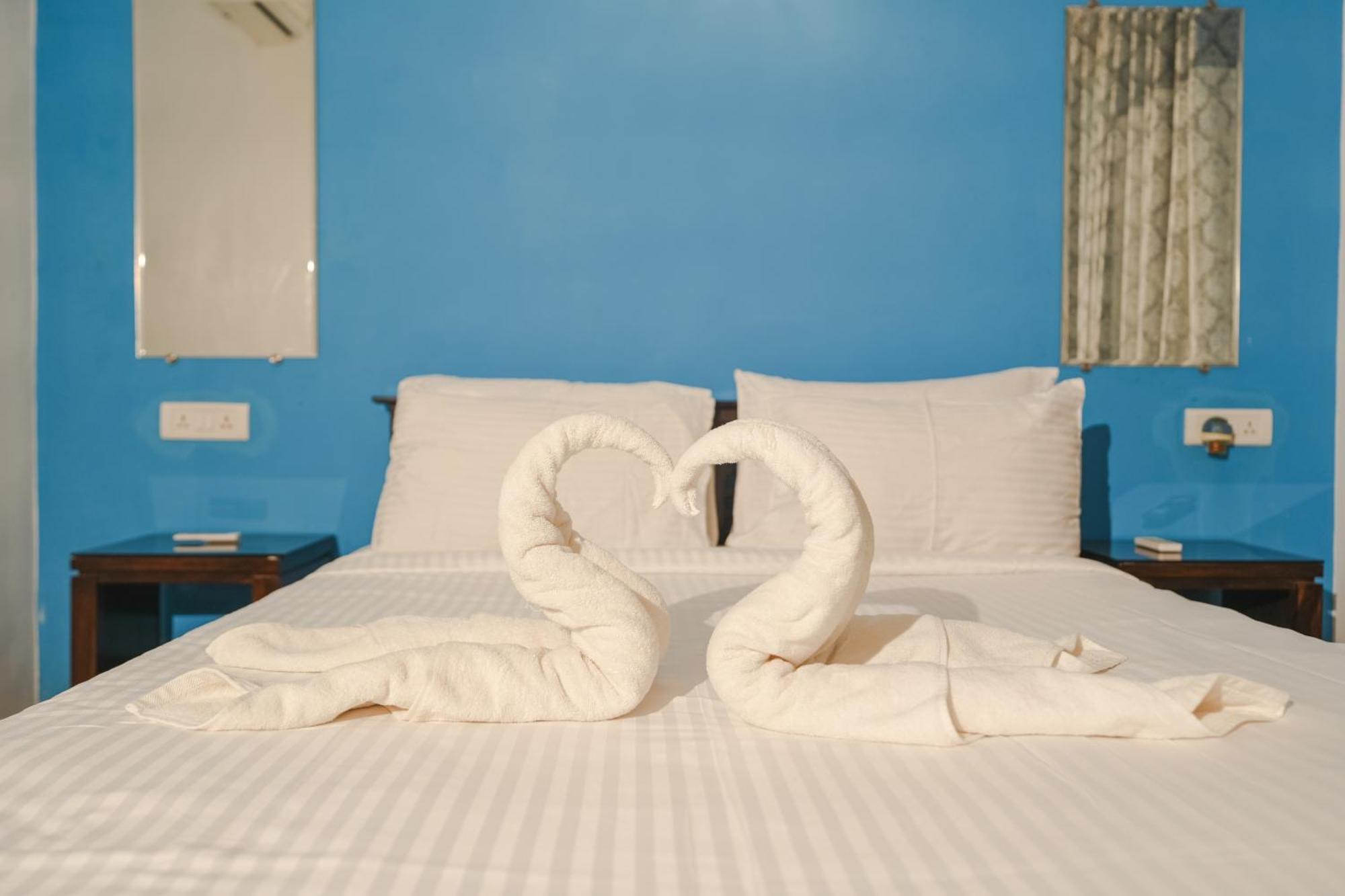 Villa M - Jia 3- 3Bhk In Candolim, Pool Facing, Near Beach, Breakfast Included Екстер'єр фото